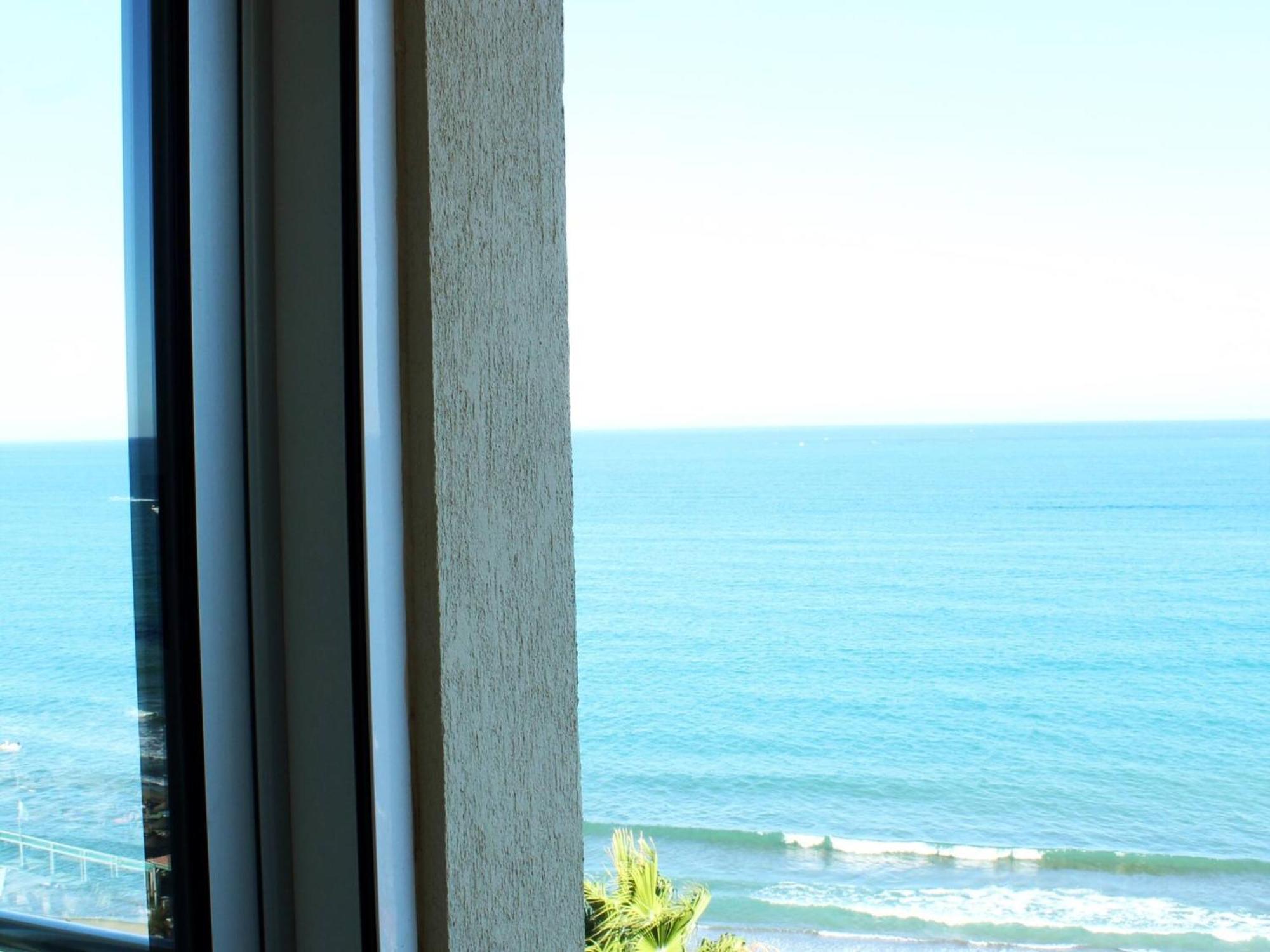 Esplendido Apartamento A Pie De Playa En Torremolinos Exterior photo